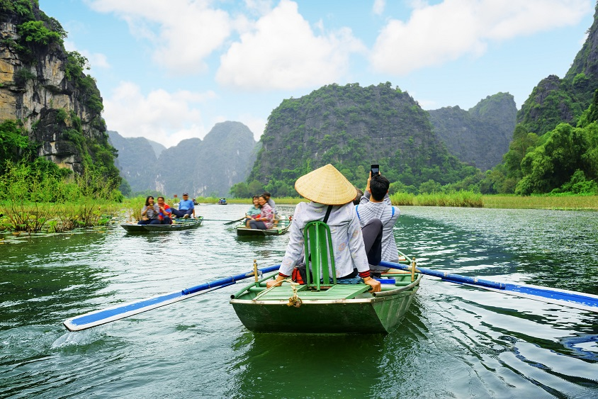 นั่งเรือที่เวียดนาม